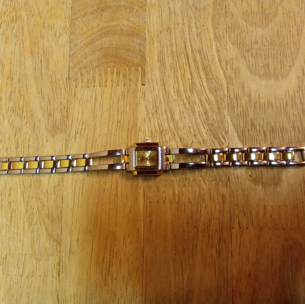 Chaoyada Women's Quartz Watch